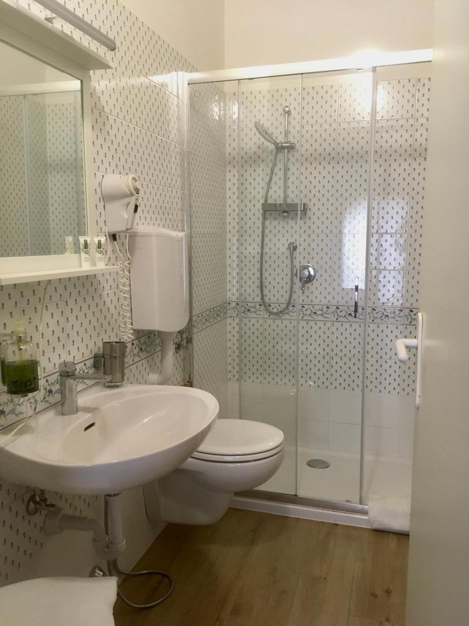 Al Rustico Hotel Torbole Sul Garda Bagian luar foto