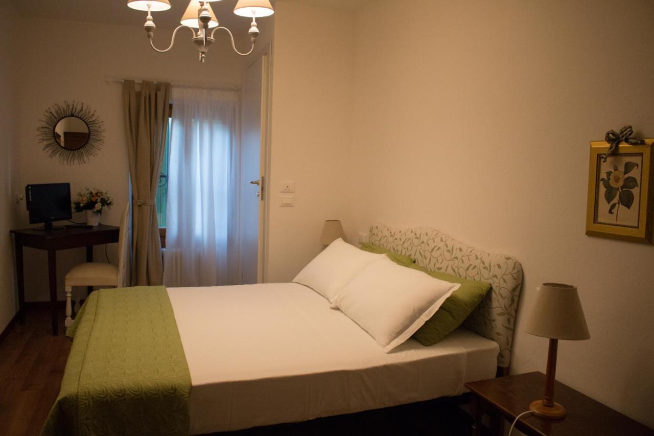 Al Rustico Hotel Torbole Sul Garda Bagian luar foto